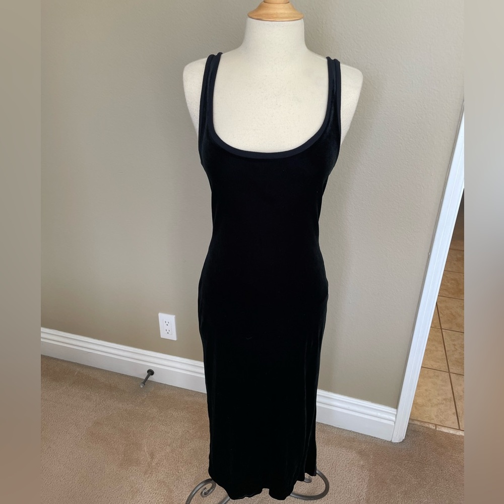 Hidden Heart black velvet dress - Size Medium